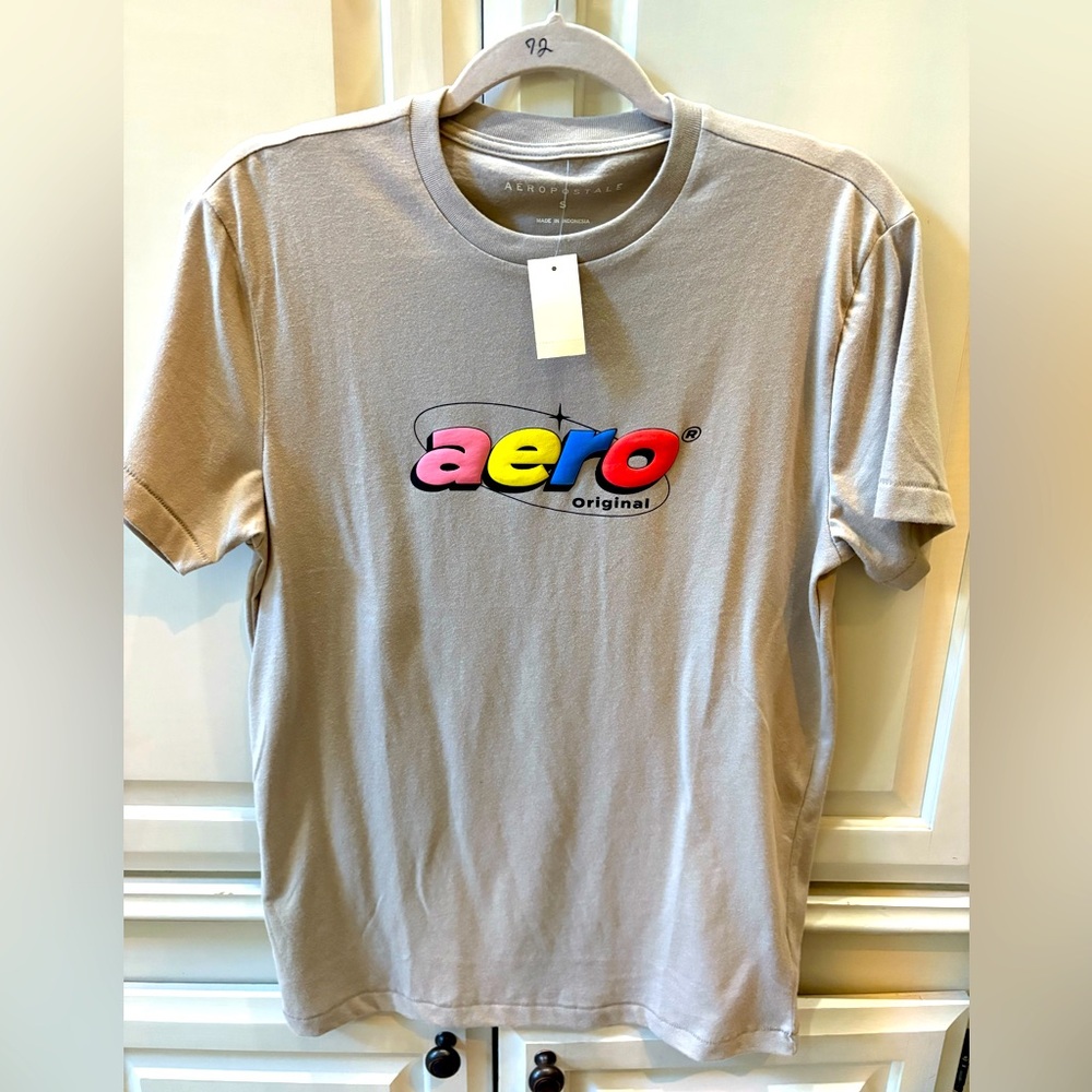 Men's Aeropostale grey Graphic T-Shirt with puffy lettering NWT